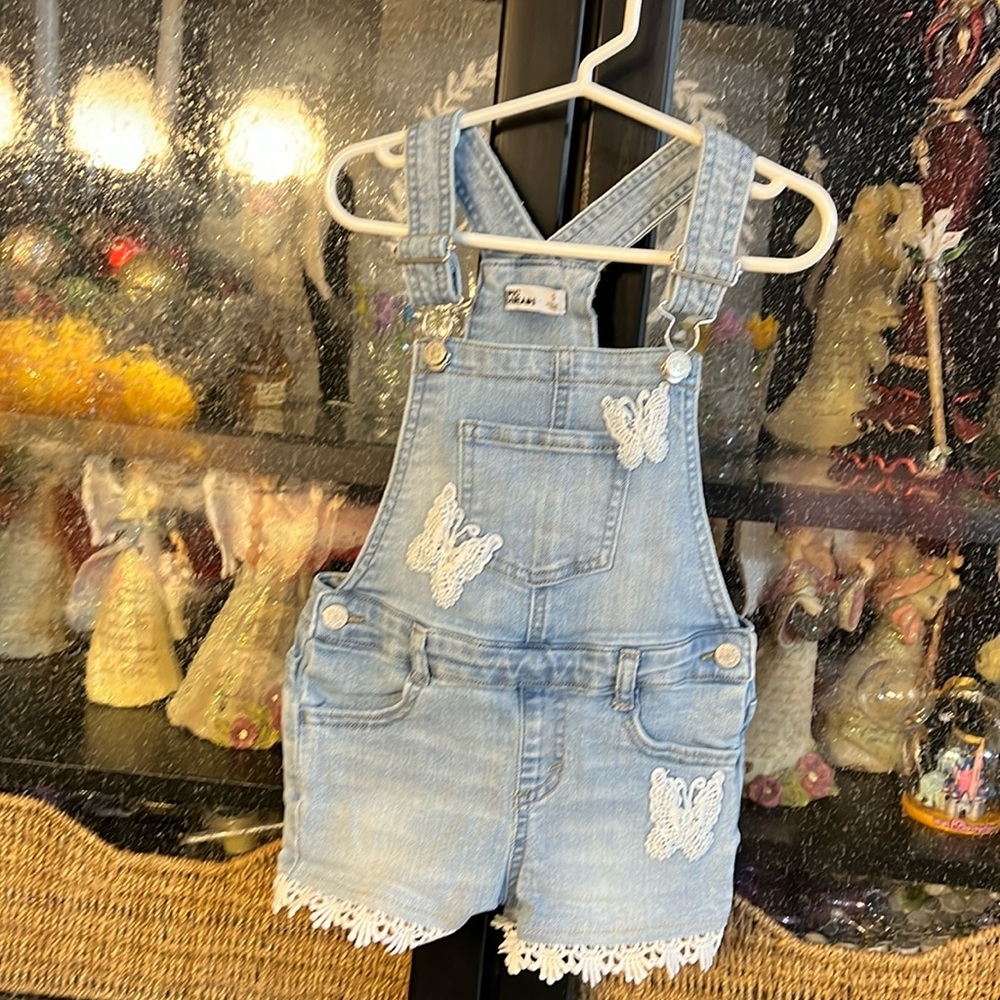 5T Epic Threads girls denim overalls w butterfly’s and lace trim